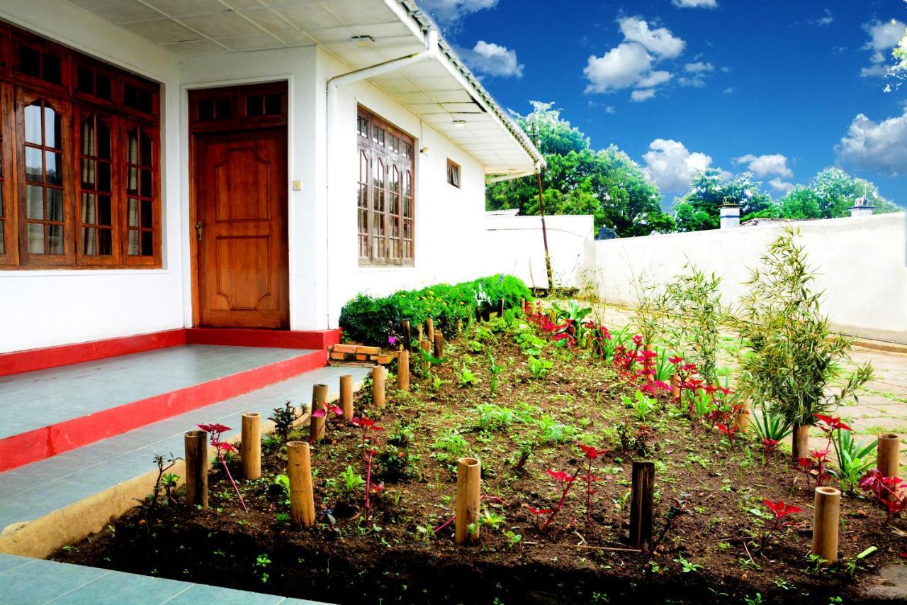 Bed and Breakfast The West Gate Bungalow Nuwara Eliya Zewnętrze zdjęcie